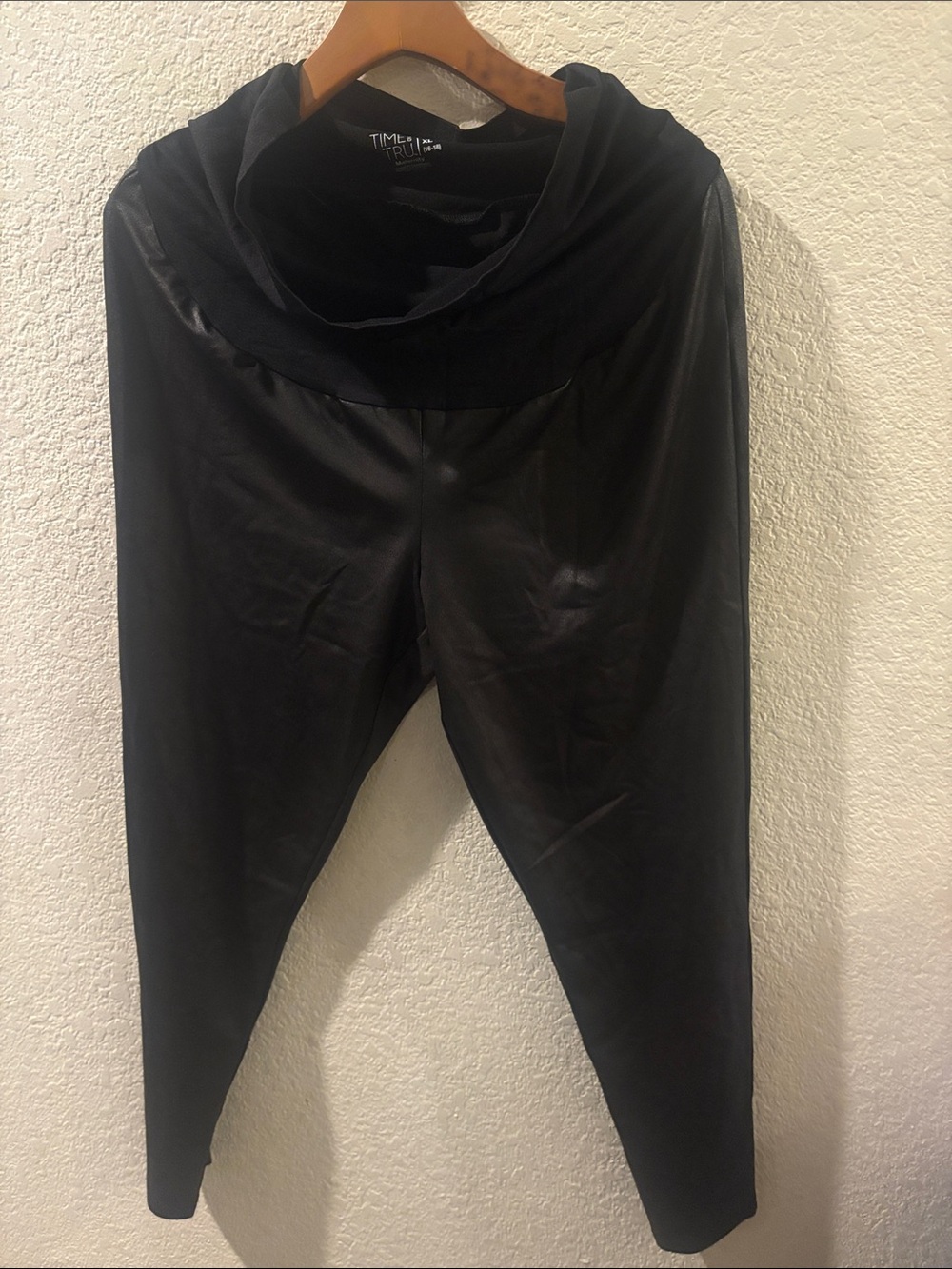 Time and Tru Black Faux Leather Jogger Leggings new no tag